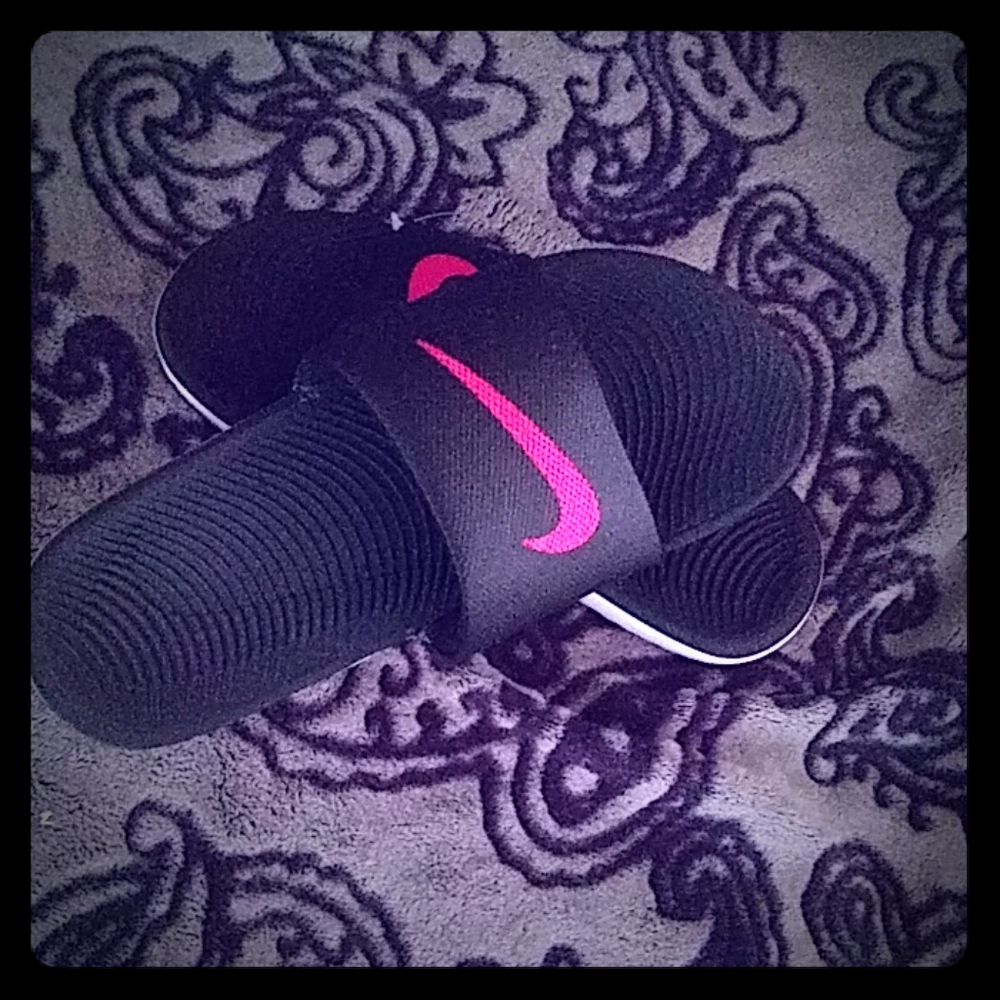 Nike women's slides